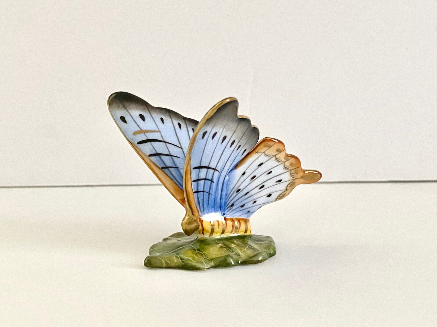 M291 - Card Holder/Decorative Standing Butterfly