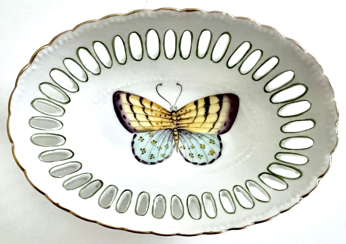 SBB34 - Oval Pierced Dish