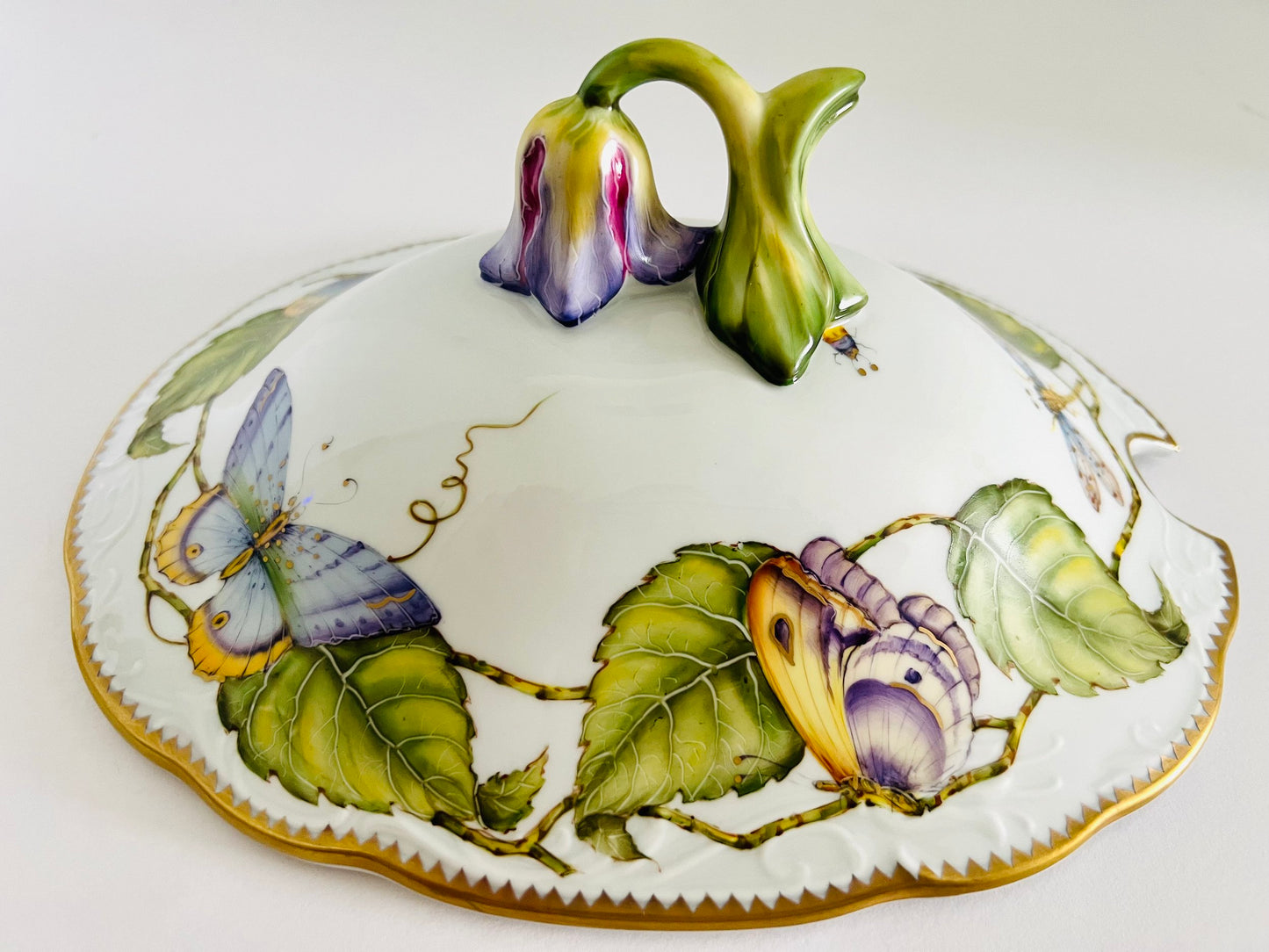 WE10 - Large Tureen