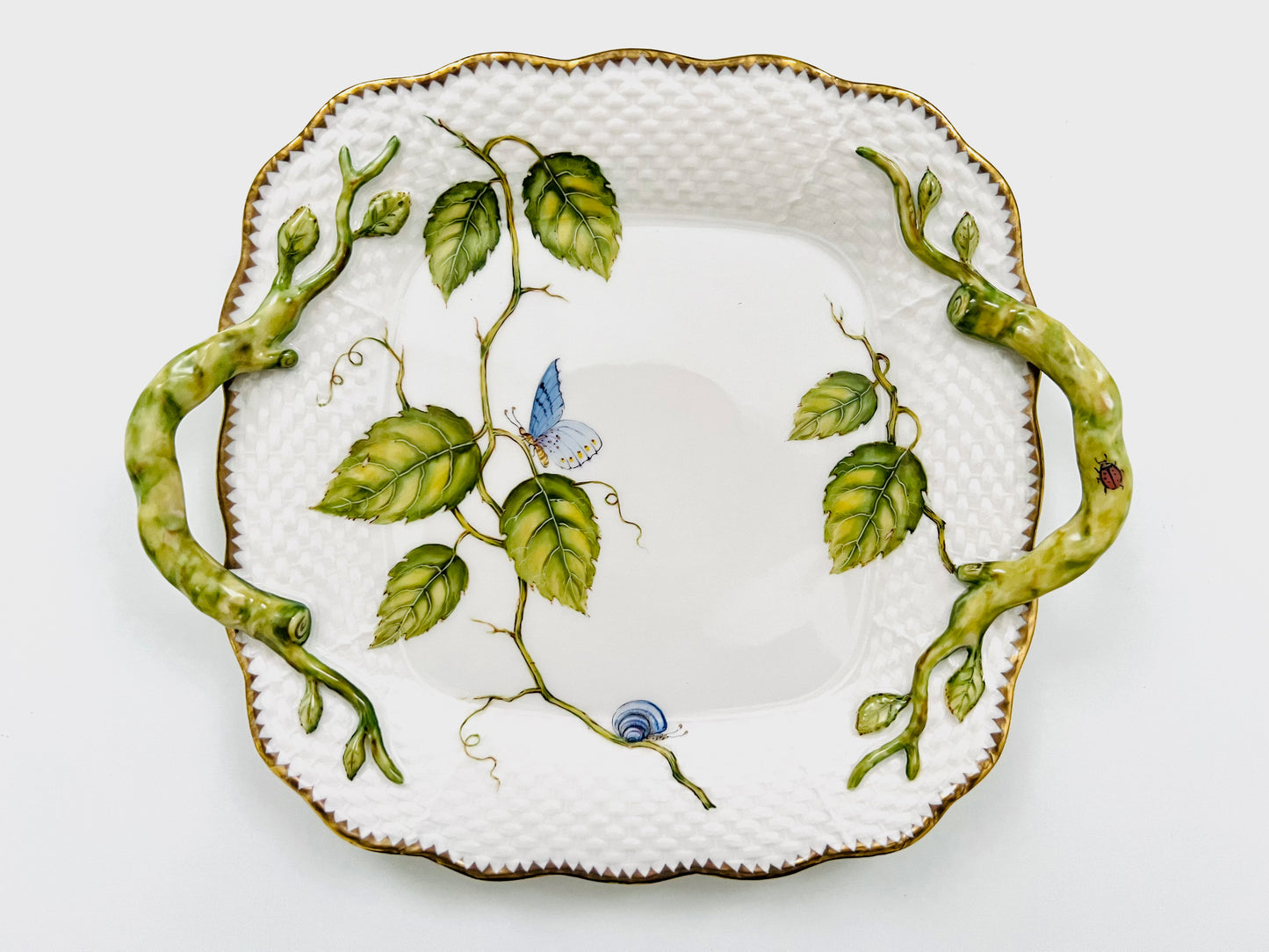 M383G - Square Tray With Handles