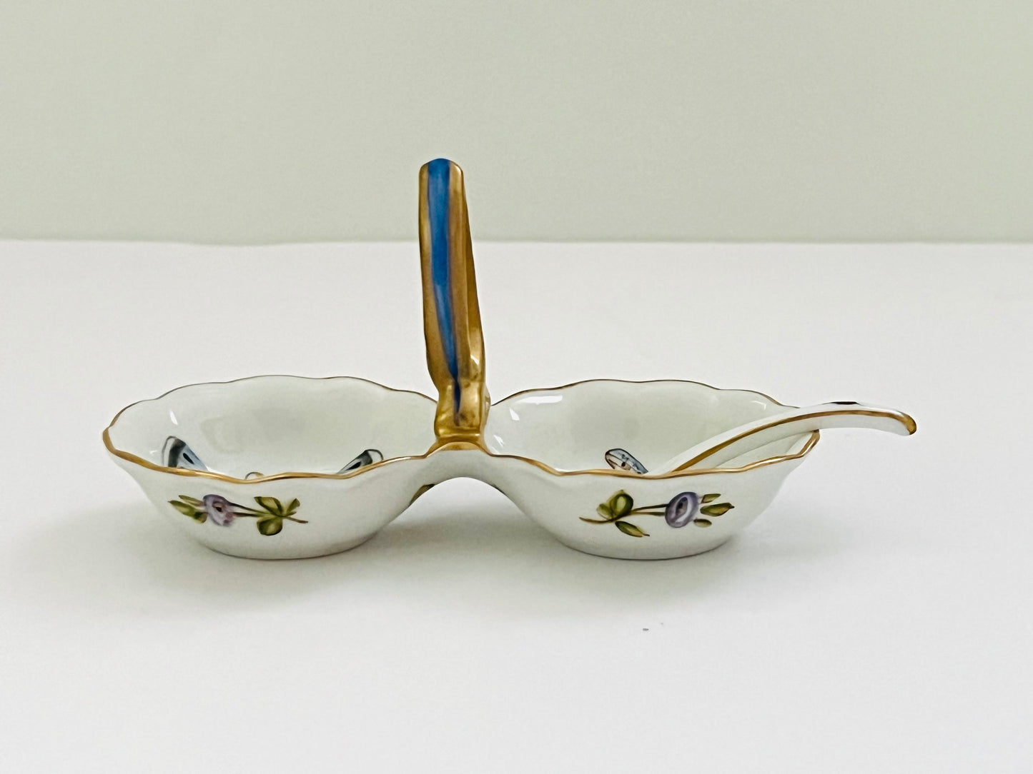SP4 - Salt and Pepper with Spoon