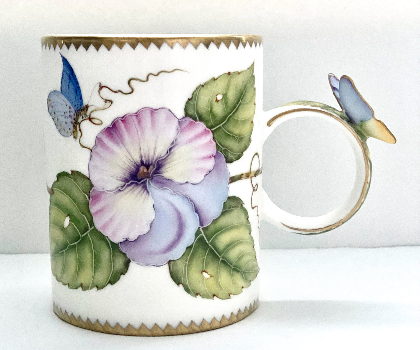 MT10 - Pansy Butterfly Handle Mug