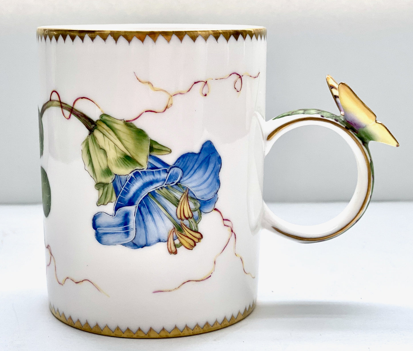 ZE111 - Blue Flower Butterfly Handle Mug