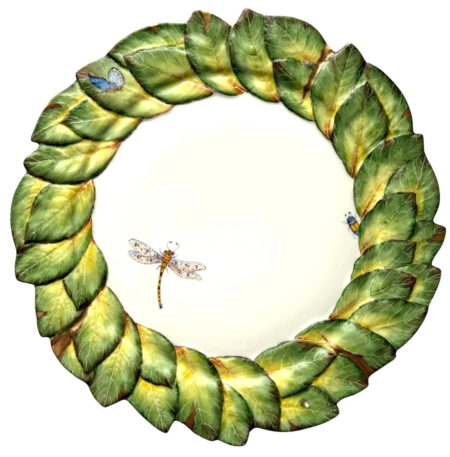 AW747 - Embossed Green Leaf Dinner Plate