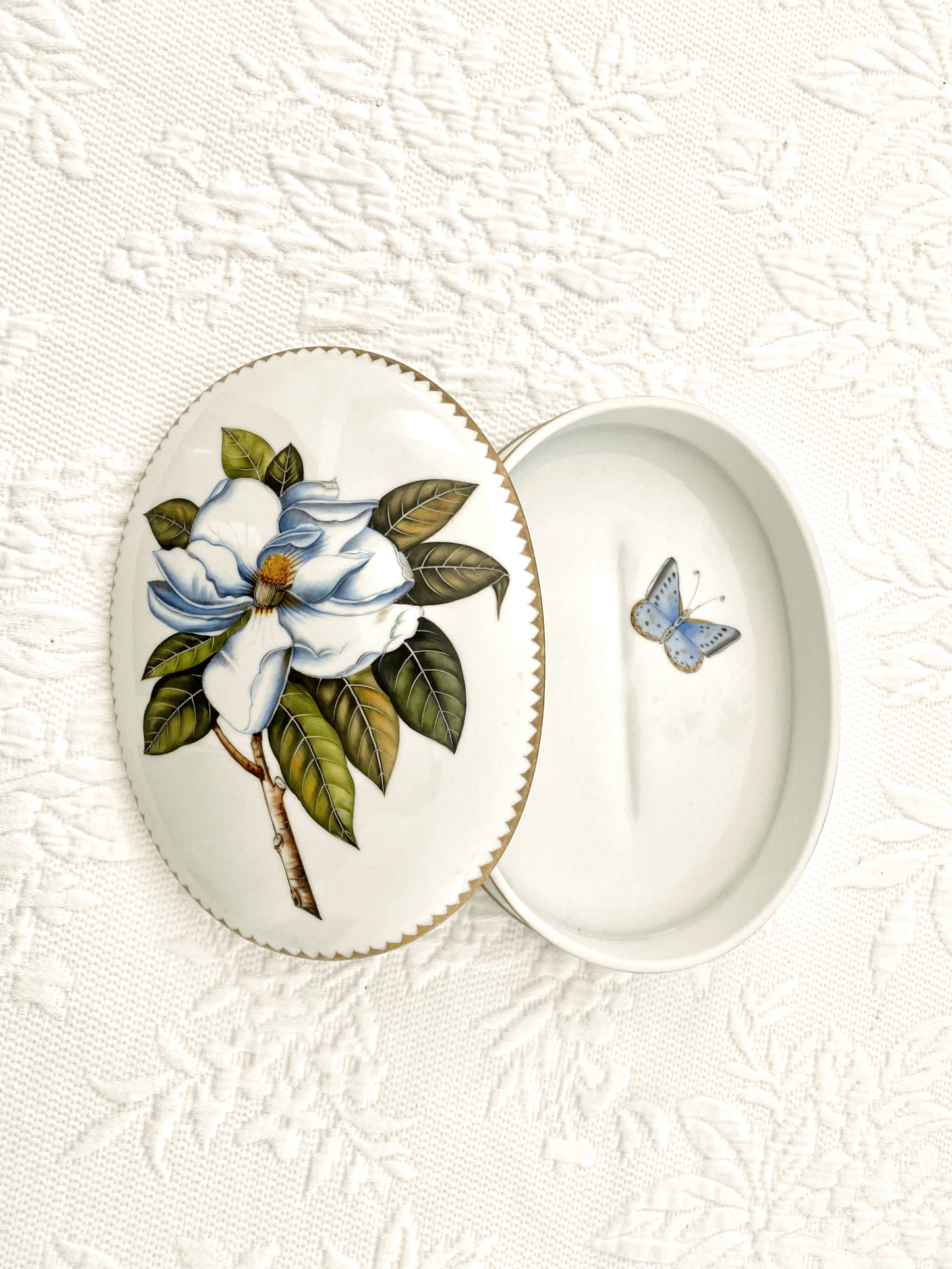 BH123 - Oval Magnolia Box