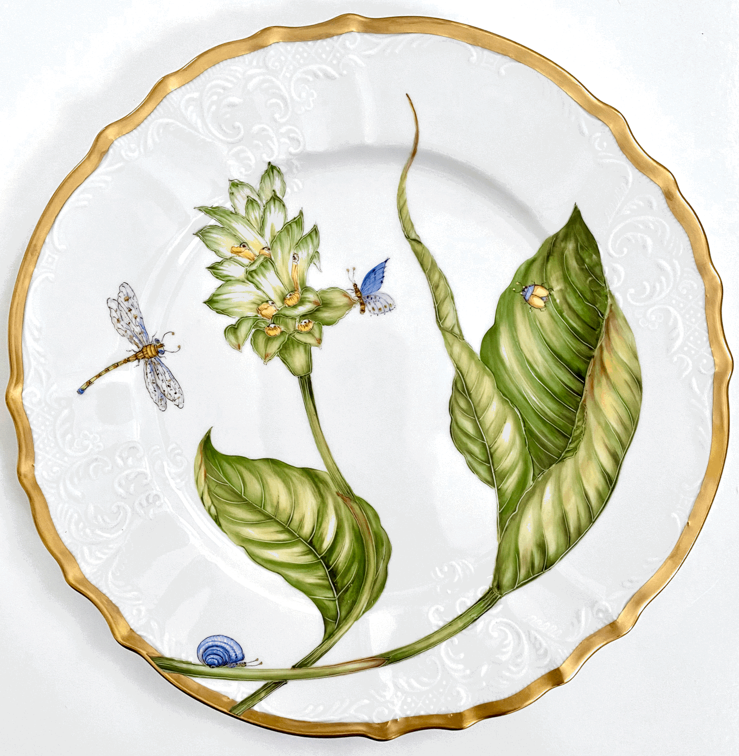 M311 - Elegant Foliage Dinner Plate