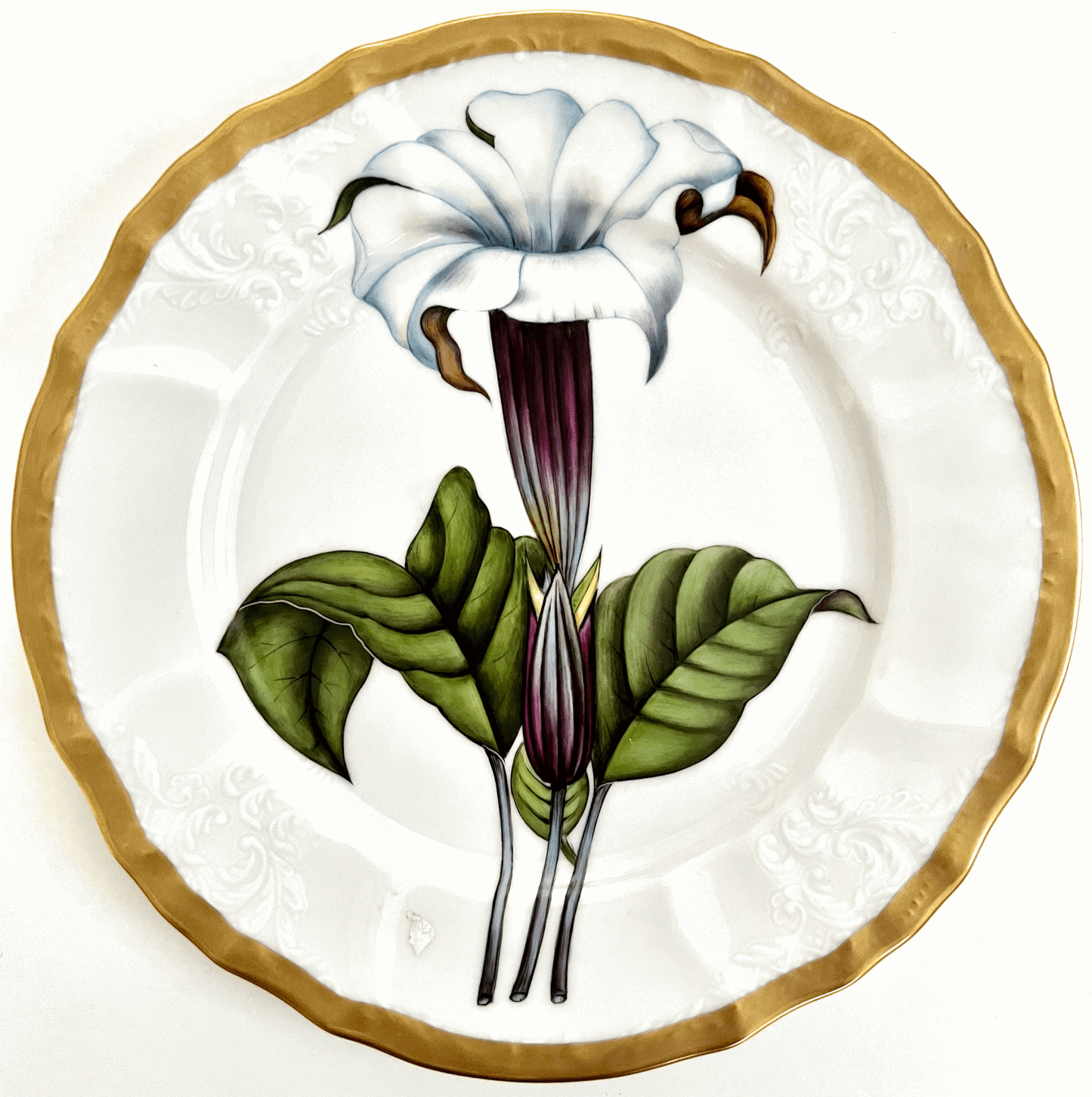 M138 - White Flower Salad/Dessert Plate