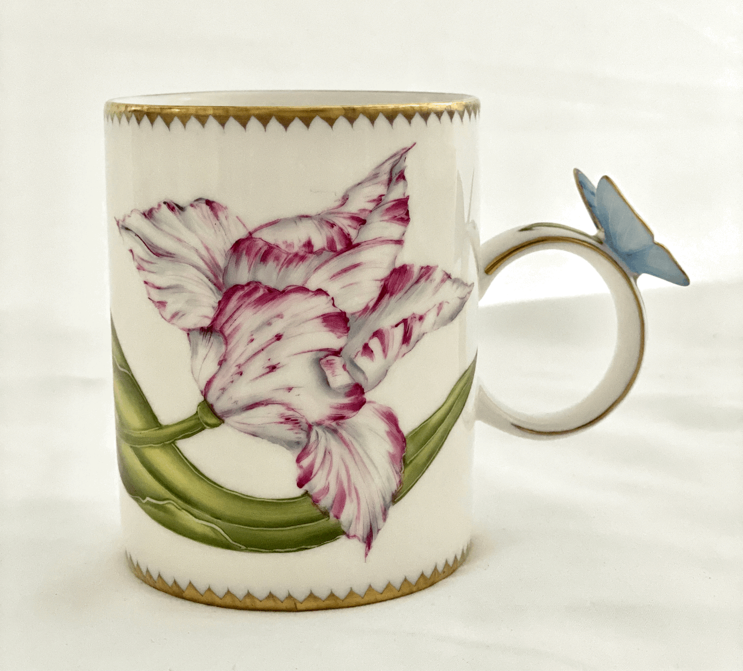 ZE107 - New Butterfly Handle Mug