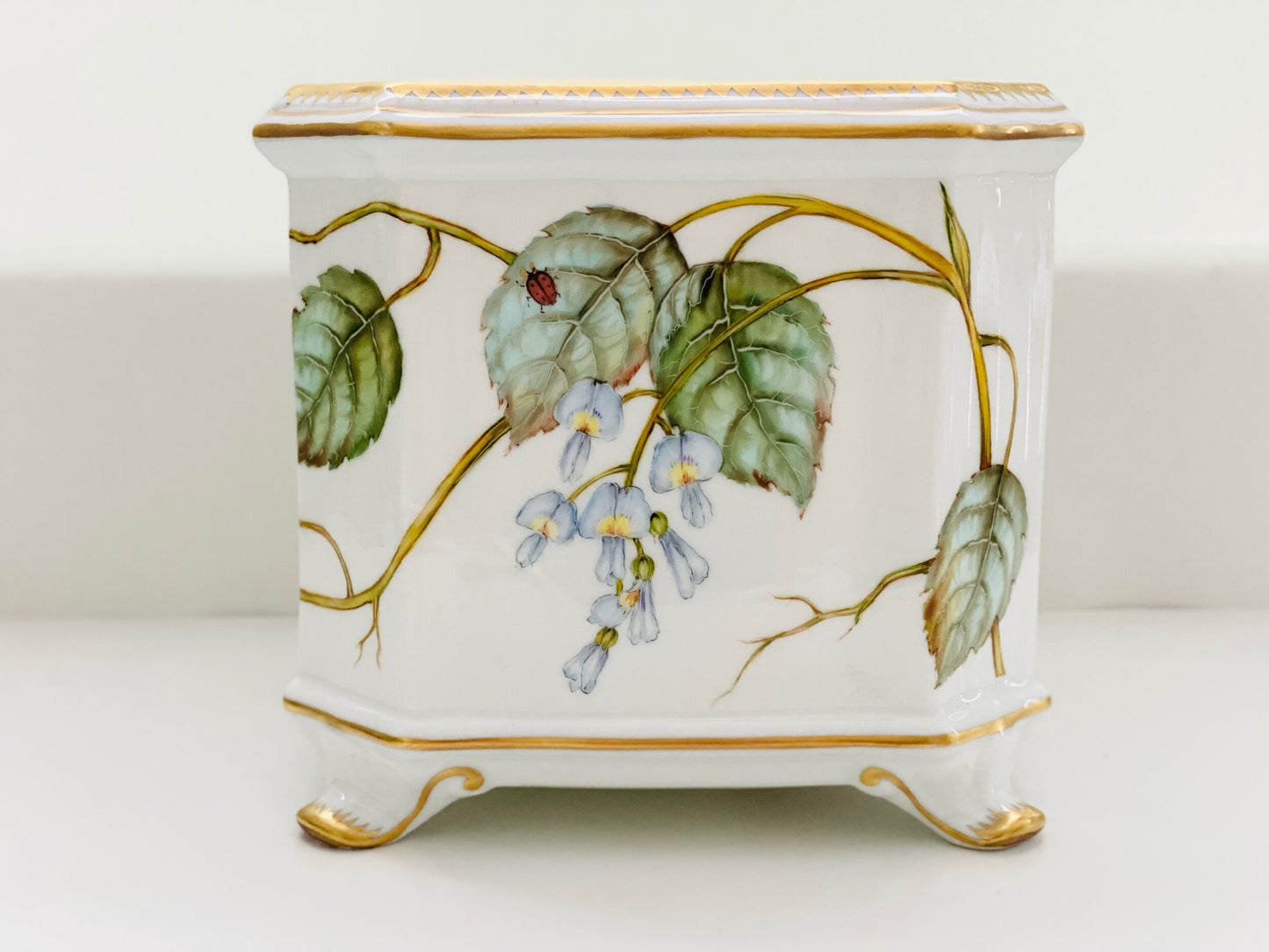 BH122 - Cachepot/Planter