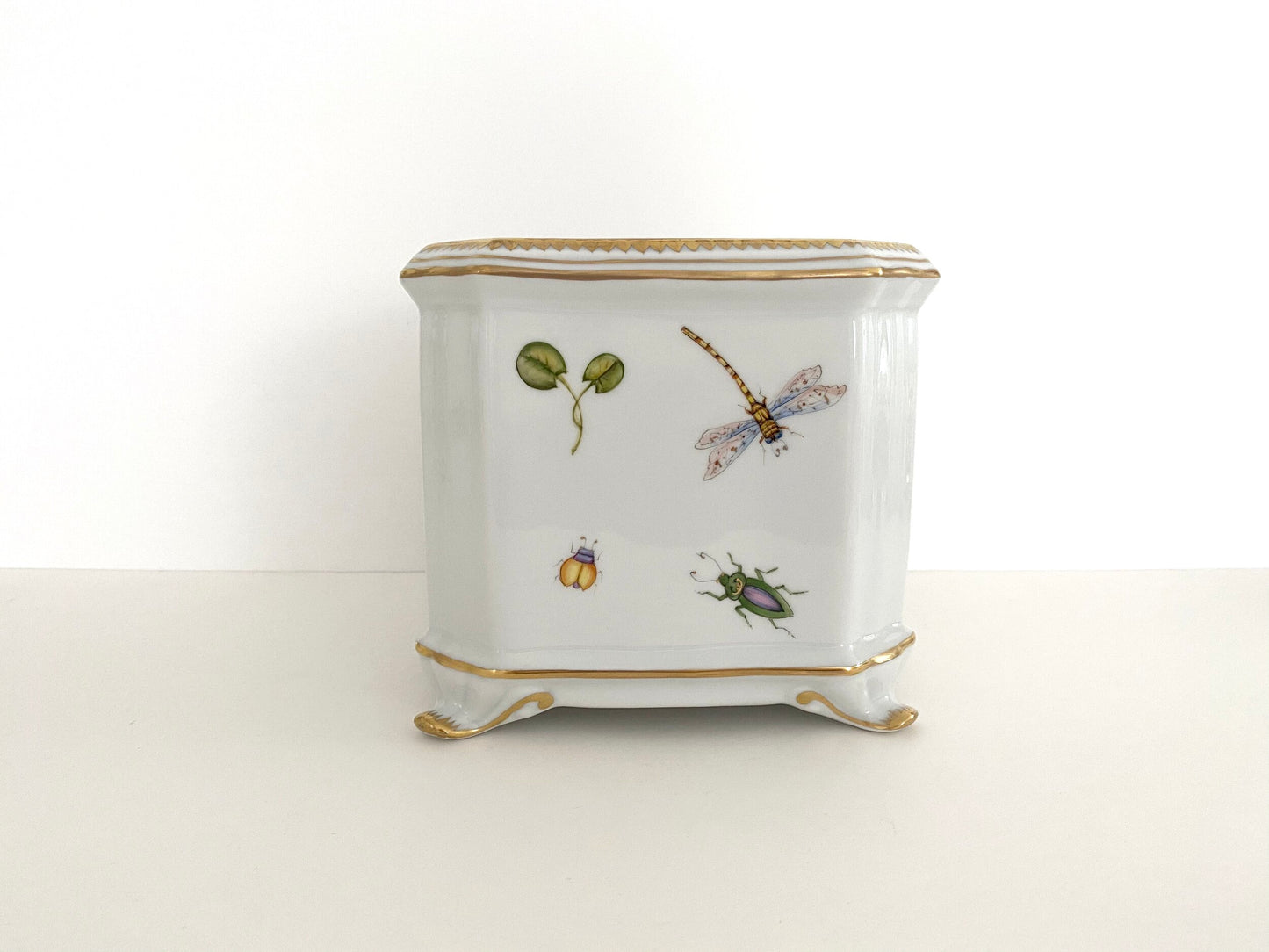 L26 - Frog Cachepot/Planter