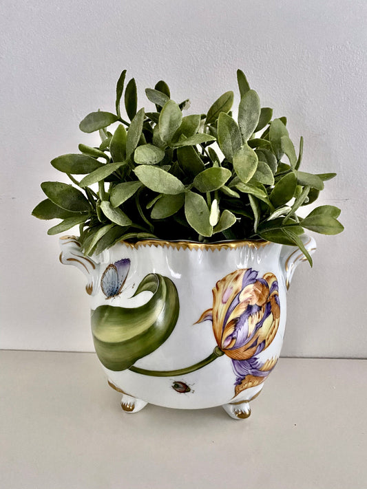 BM11 - Tulip Ruffled Cachepot