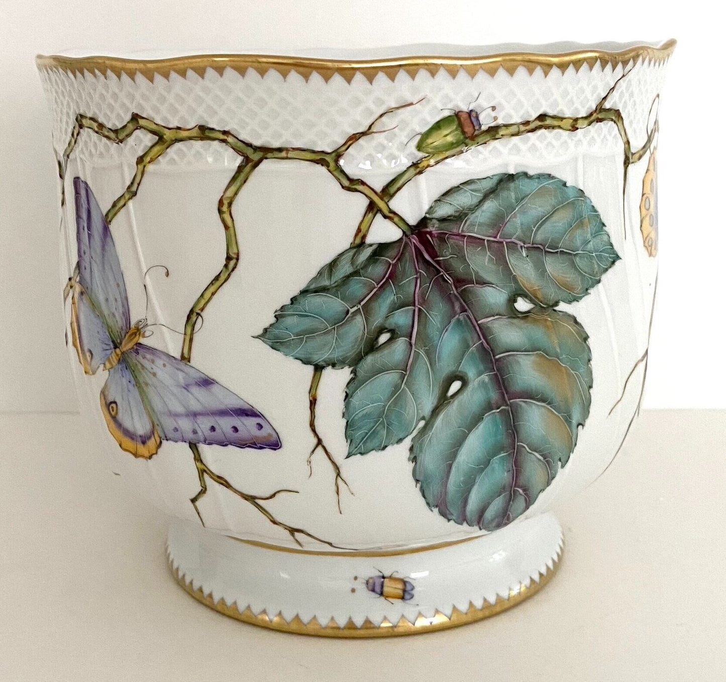 PA21 - Large Round Cachepot/Planter