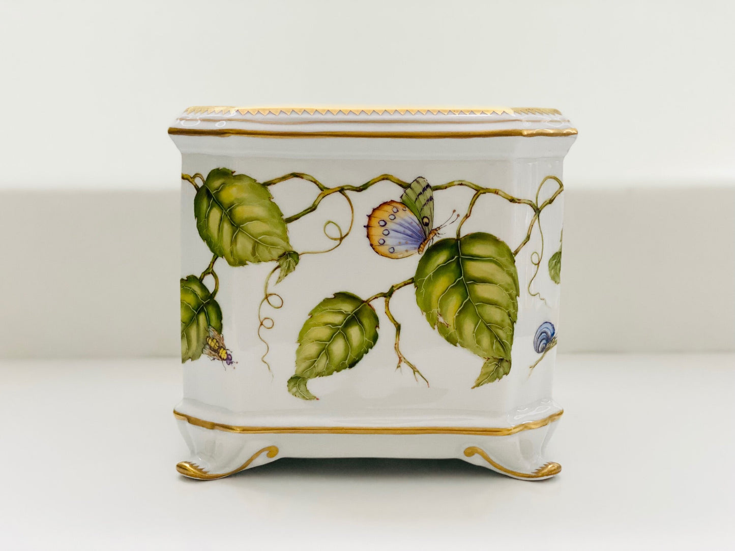 W447 - Cachepot/Planter