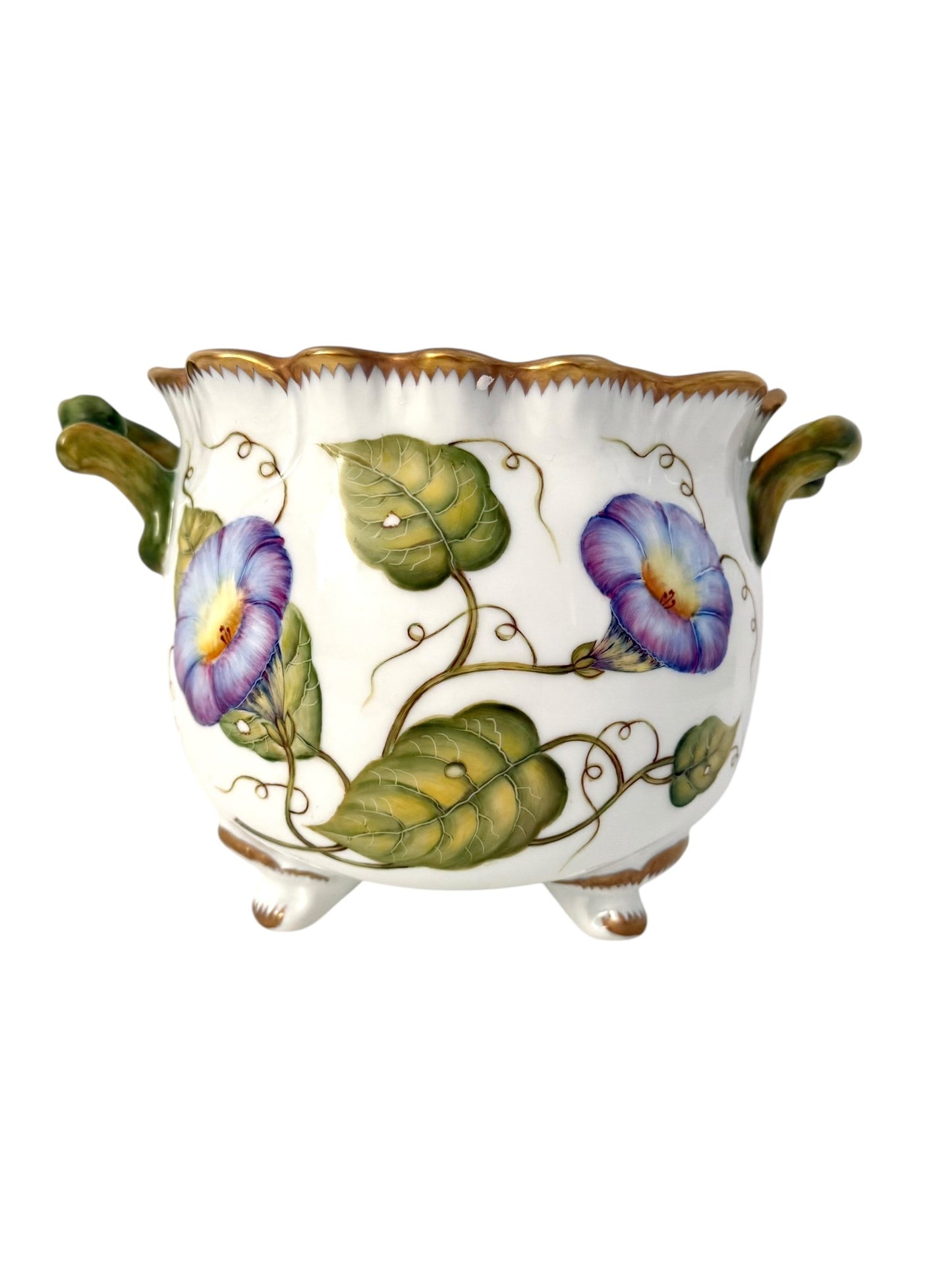 HU37 - Ruffled Cachepot