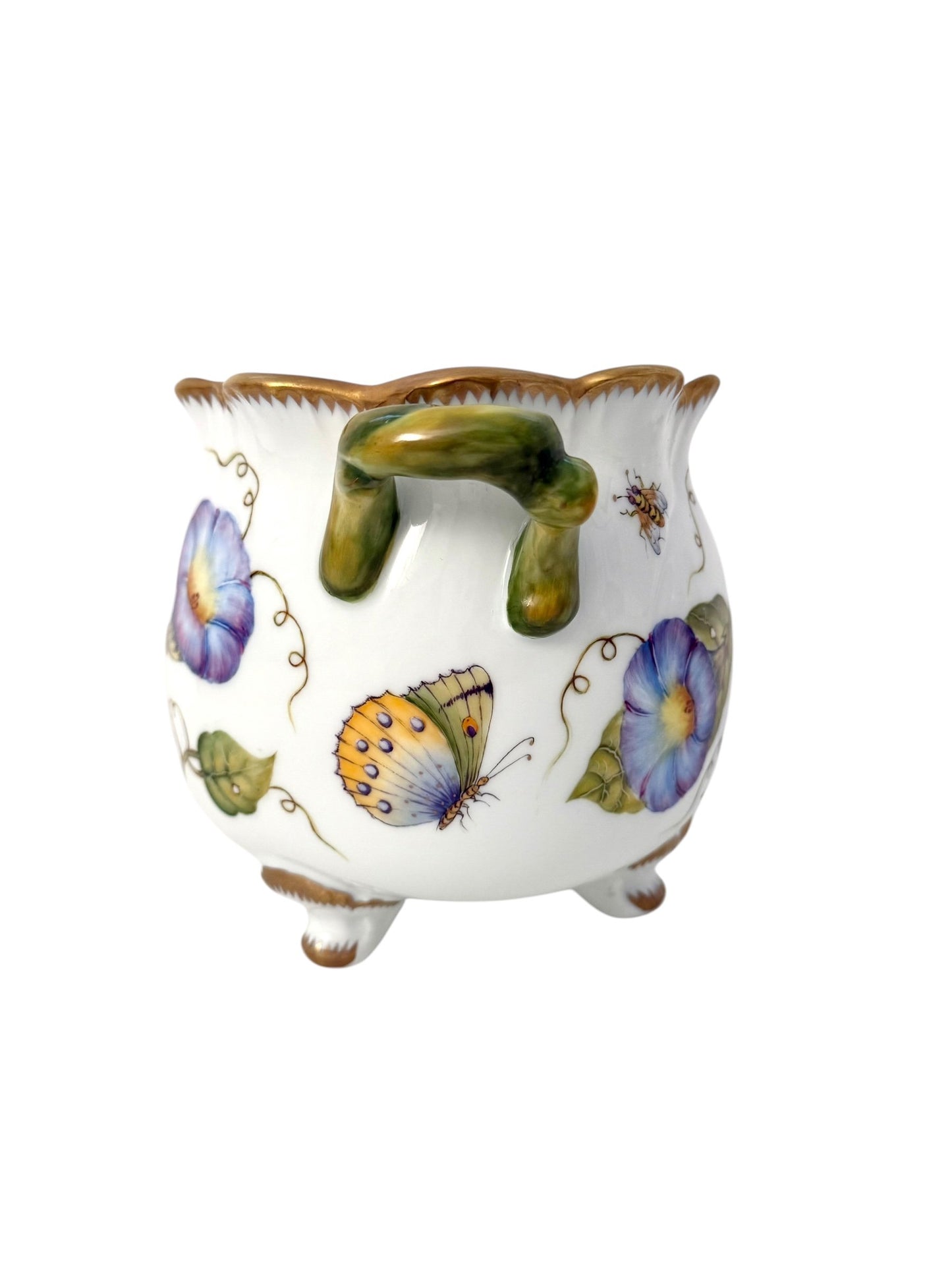 HU37 - Ruffled Cachepot