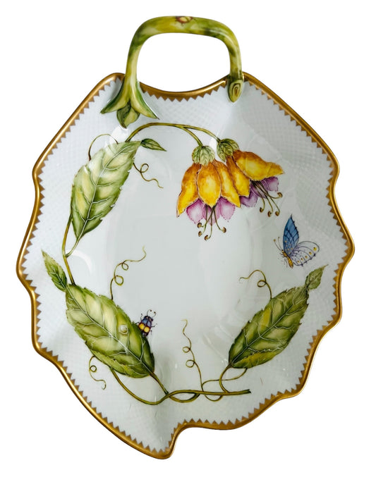 RT35 - Leaf Shaped Dish