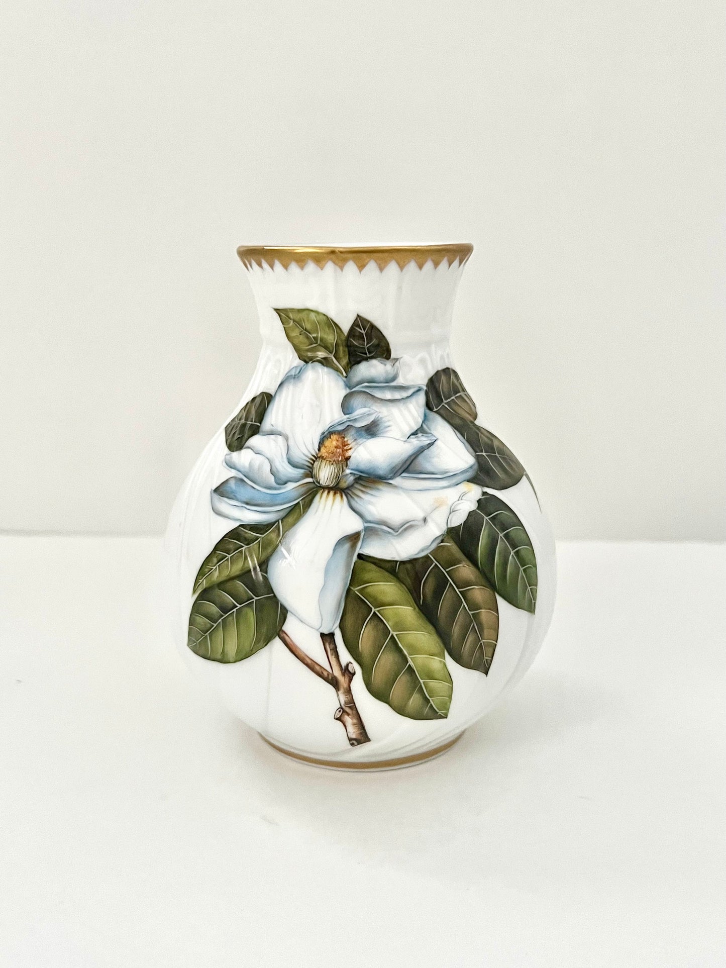 MAG9 - Magnolia Bud Vase