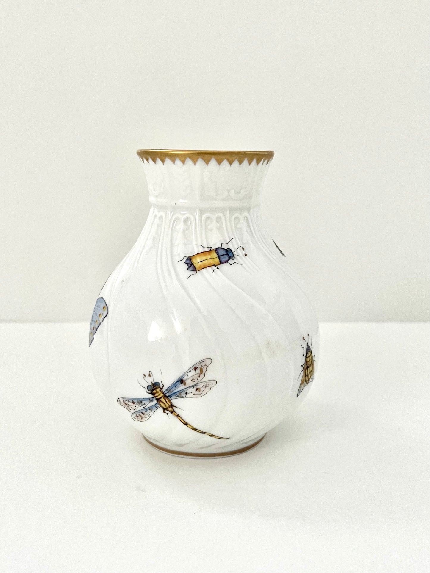 MAG9 - Magnolia Bud Vase