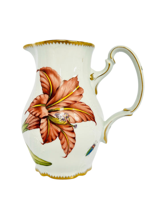 BM16 - Pitcher/Vase