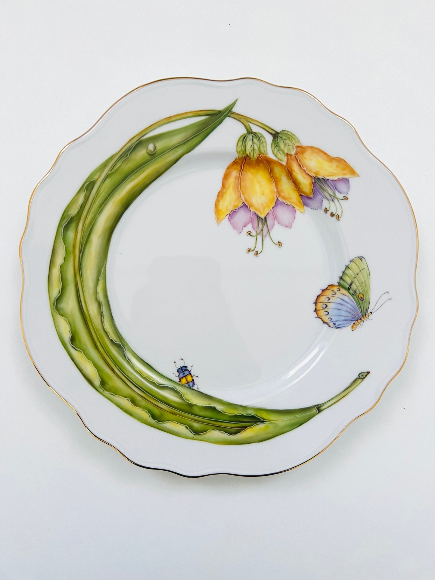 ME13 - Scalloped Salad/Dessert Plate