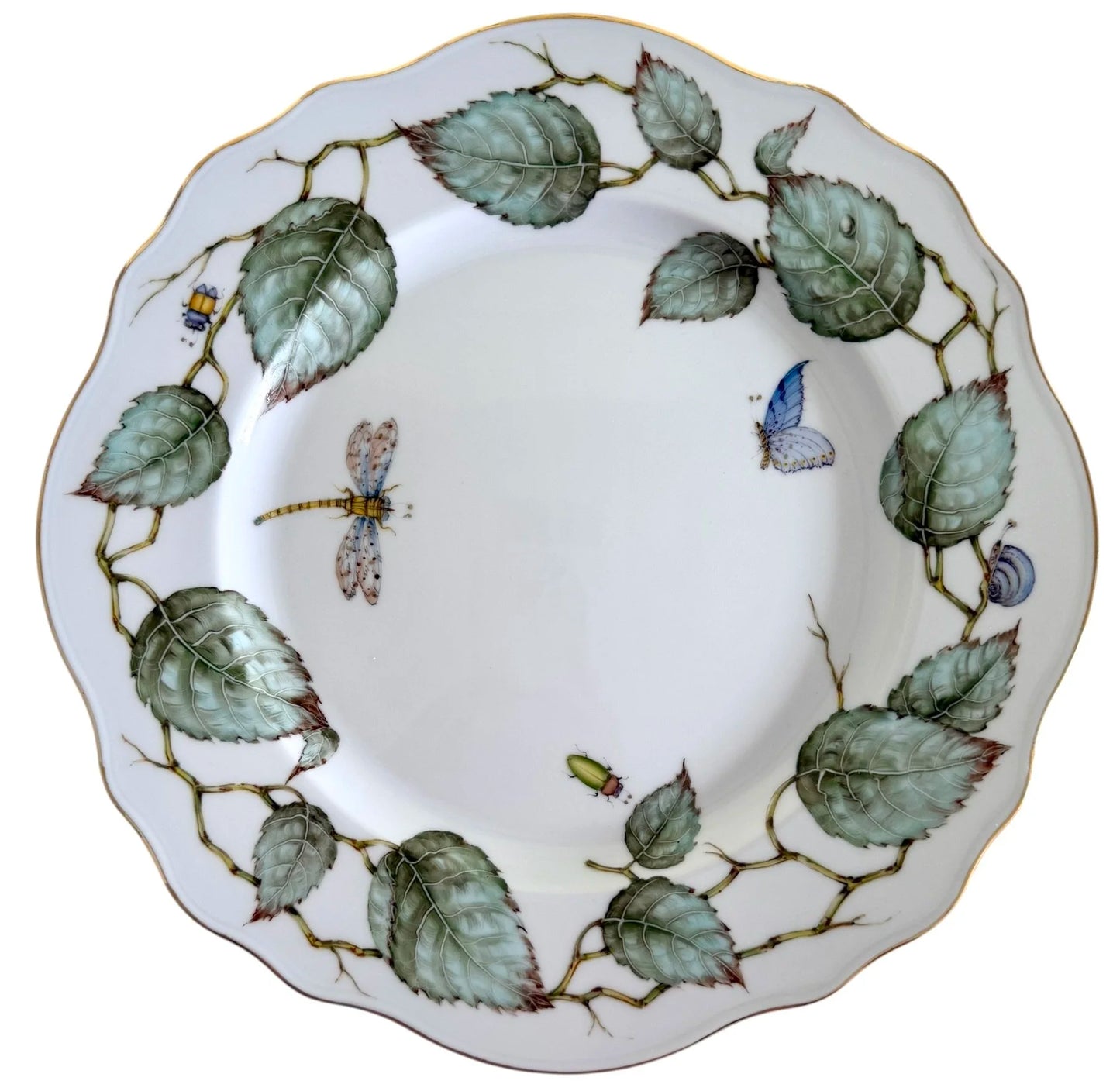 LBL22 - Scalloped Dinner Plate