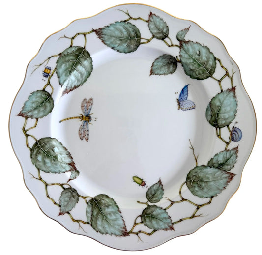 LBL22 - Scalloped Dinner Plate