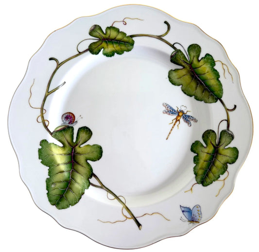 SGL3 - Scalloped Dinner Plate