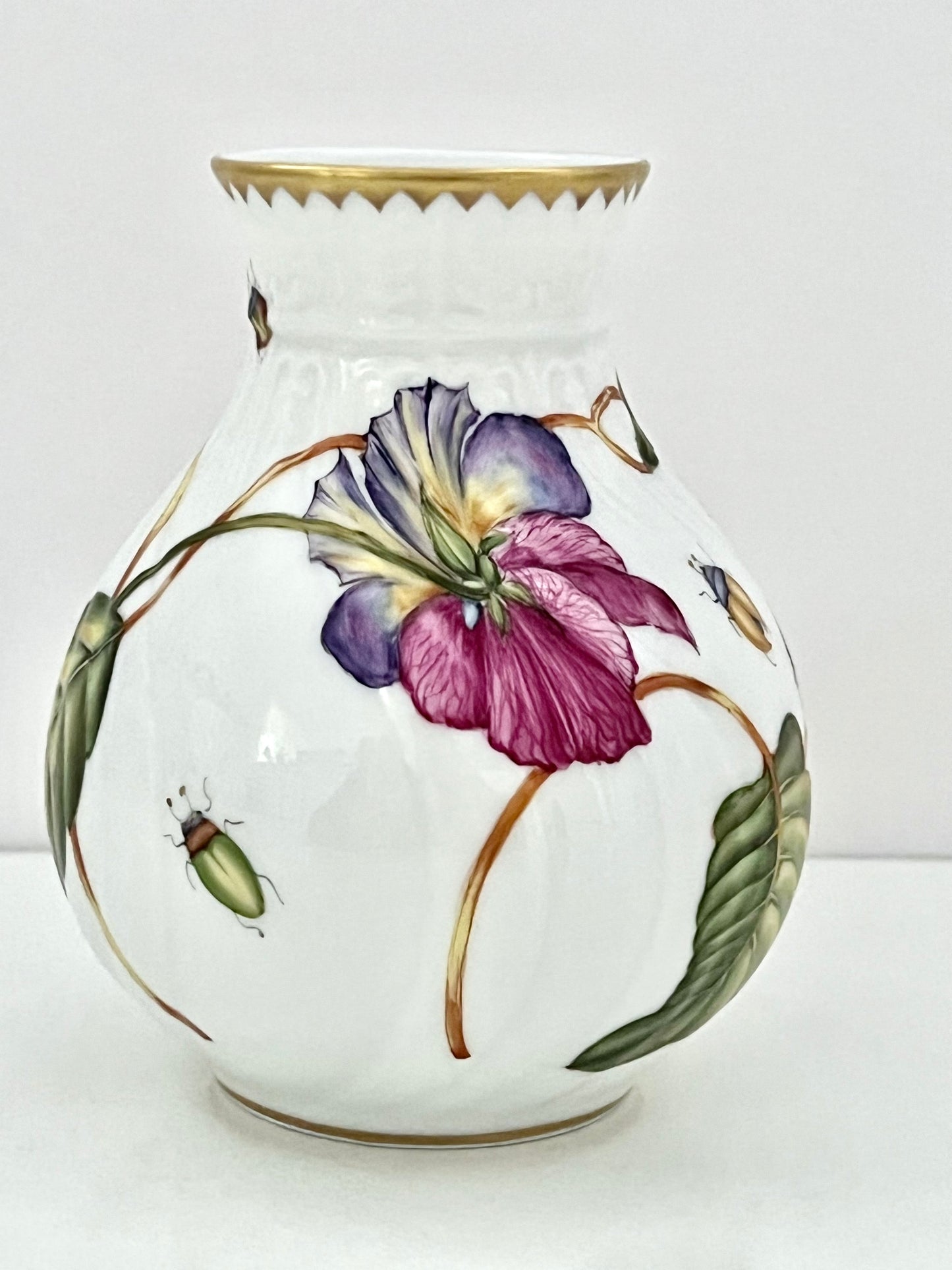 M251 - Bud Vase