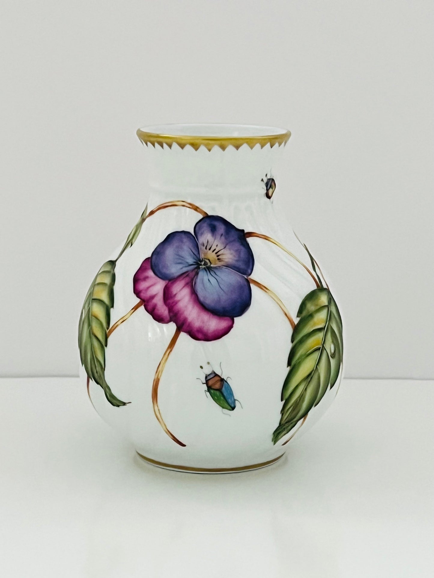 M251 - Bud Vase