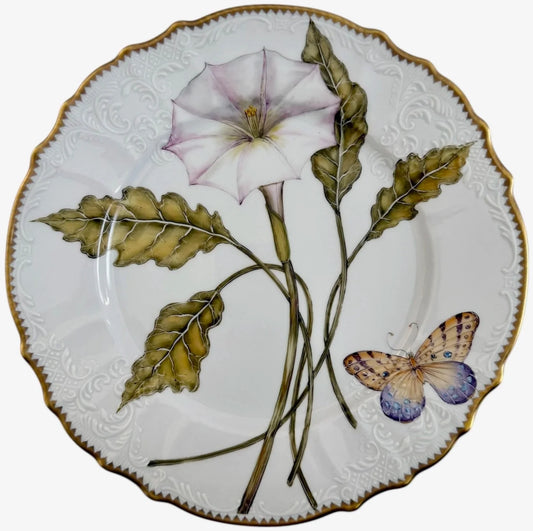 M172 - White Flower Dinner Plate