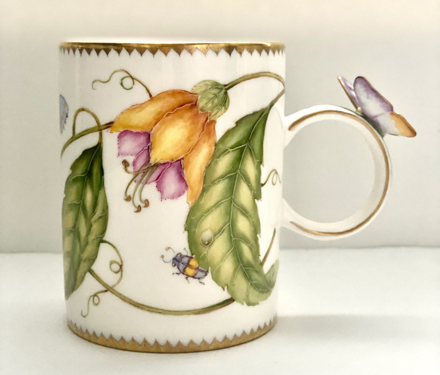 MT12 - Butterfly Handle Mug