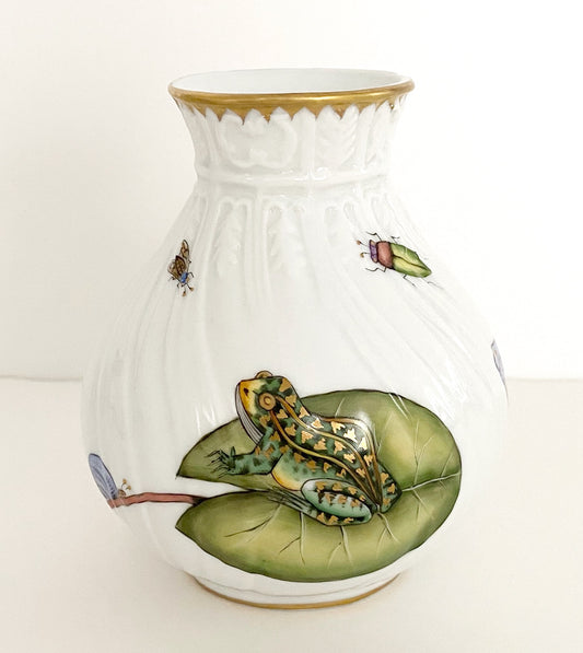 M253 - Frog on Lily Pad Bud Vase