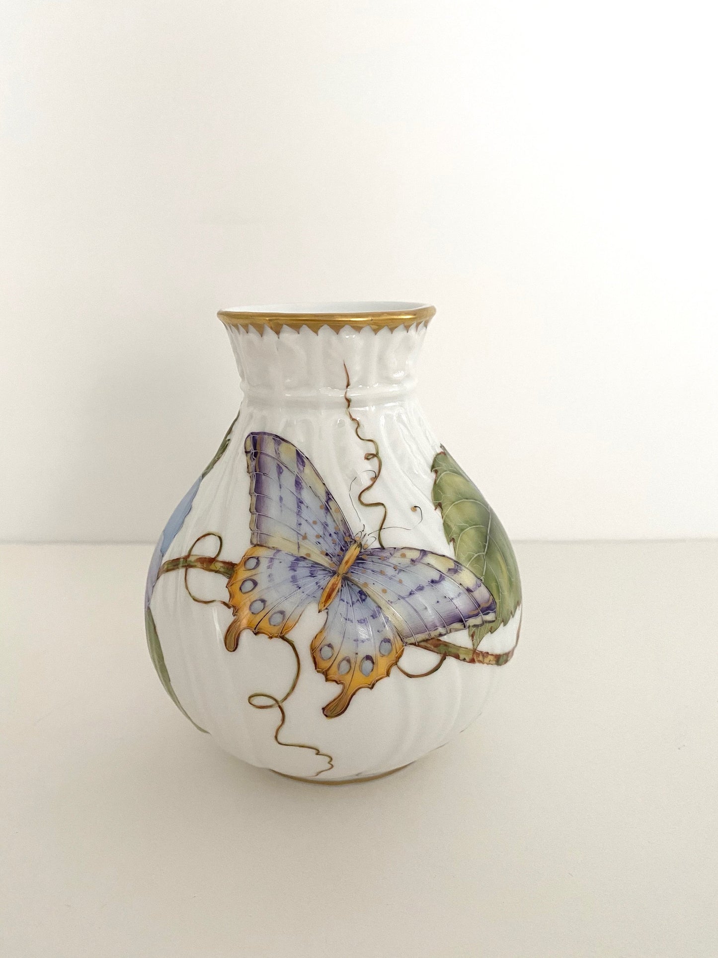 PFB12 - Pansy Bud Vase