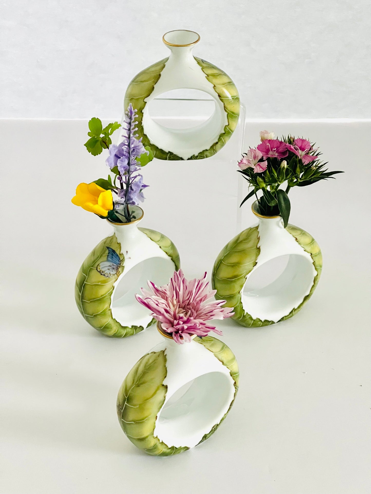 VN1 - Bud Vase/Napkin ring