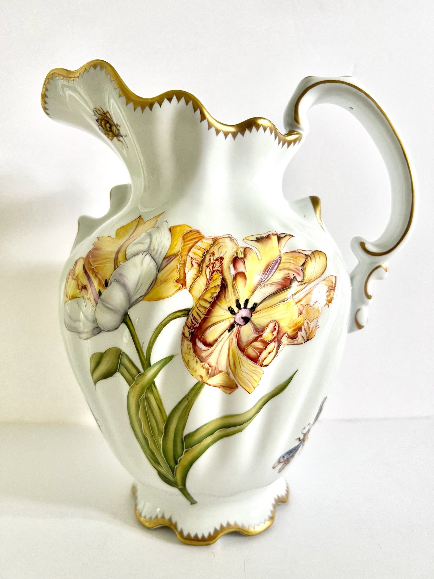 DTS11 - Large Flower Vase/Pitcher