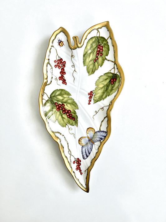K34 - Red Berry Leaf Shaped Tray