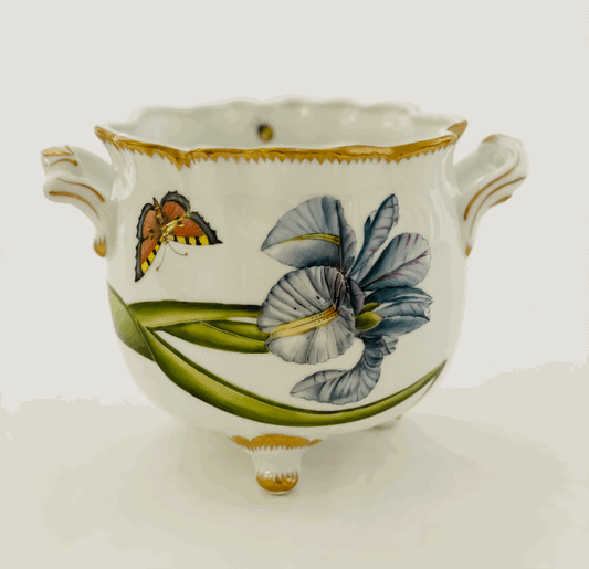 BM6 - Iris Flower Ruffled  Cachepot