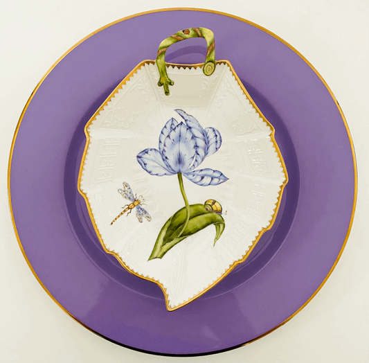 645 - Leaf Shaped Dish