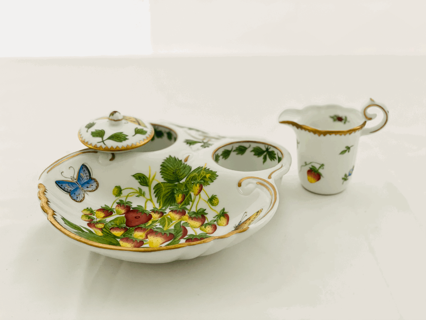 ST100 - 3 Pc. Large Strawberry Dish
