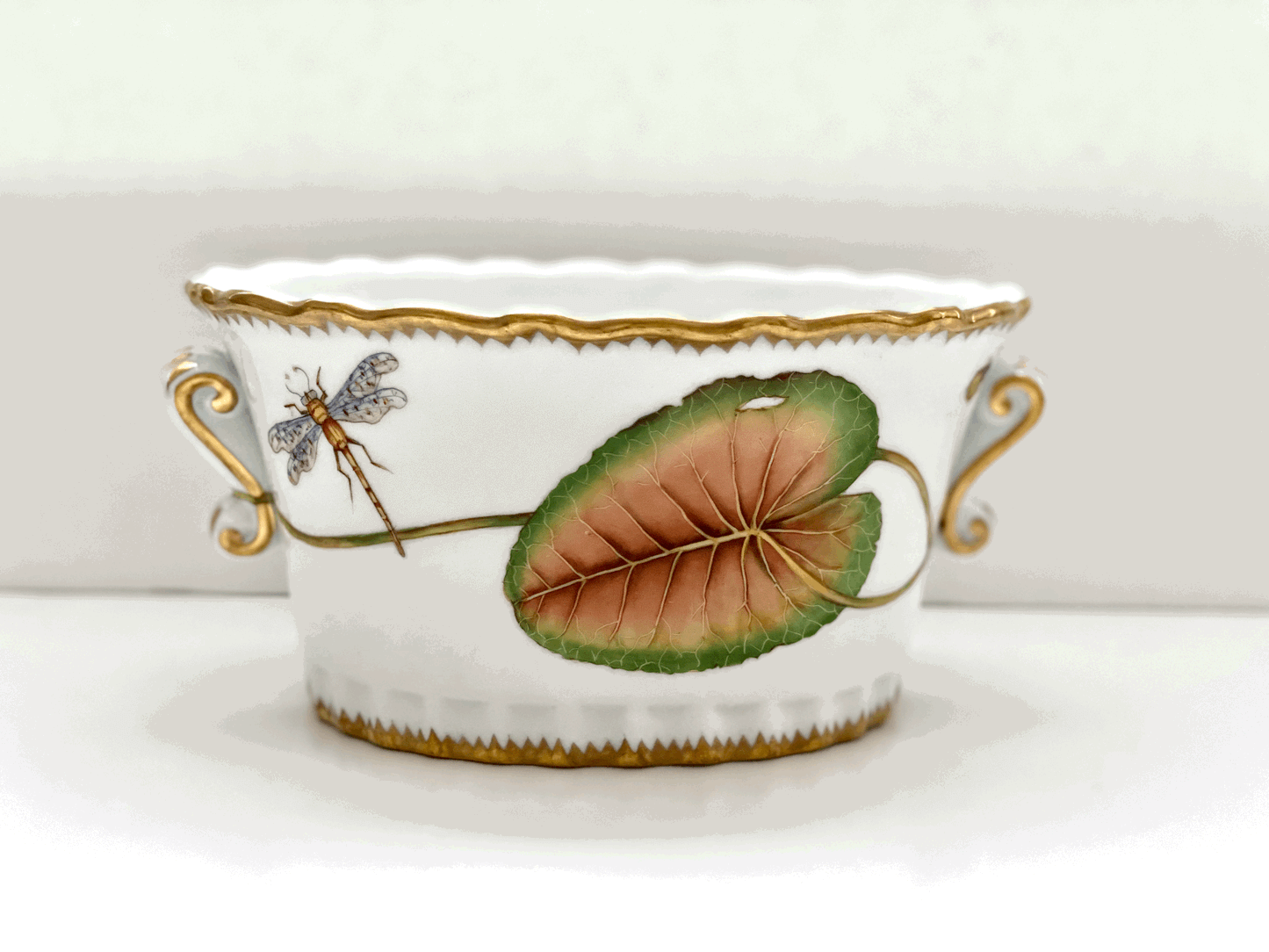 AF4 - Water Lily Oval Cachepot