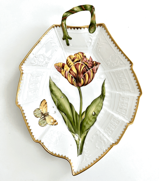 1315 - Leaf Shaped Dish